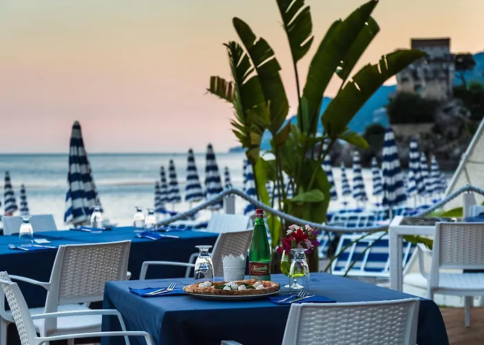 Lloyd'S Baia Hotel